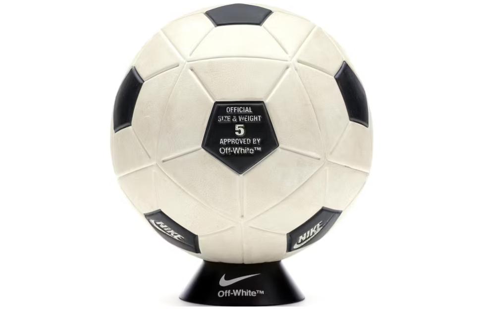 

Nike Размер 5 футбольный мяч unisex черный белый