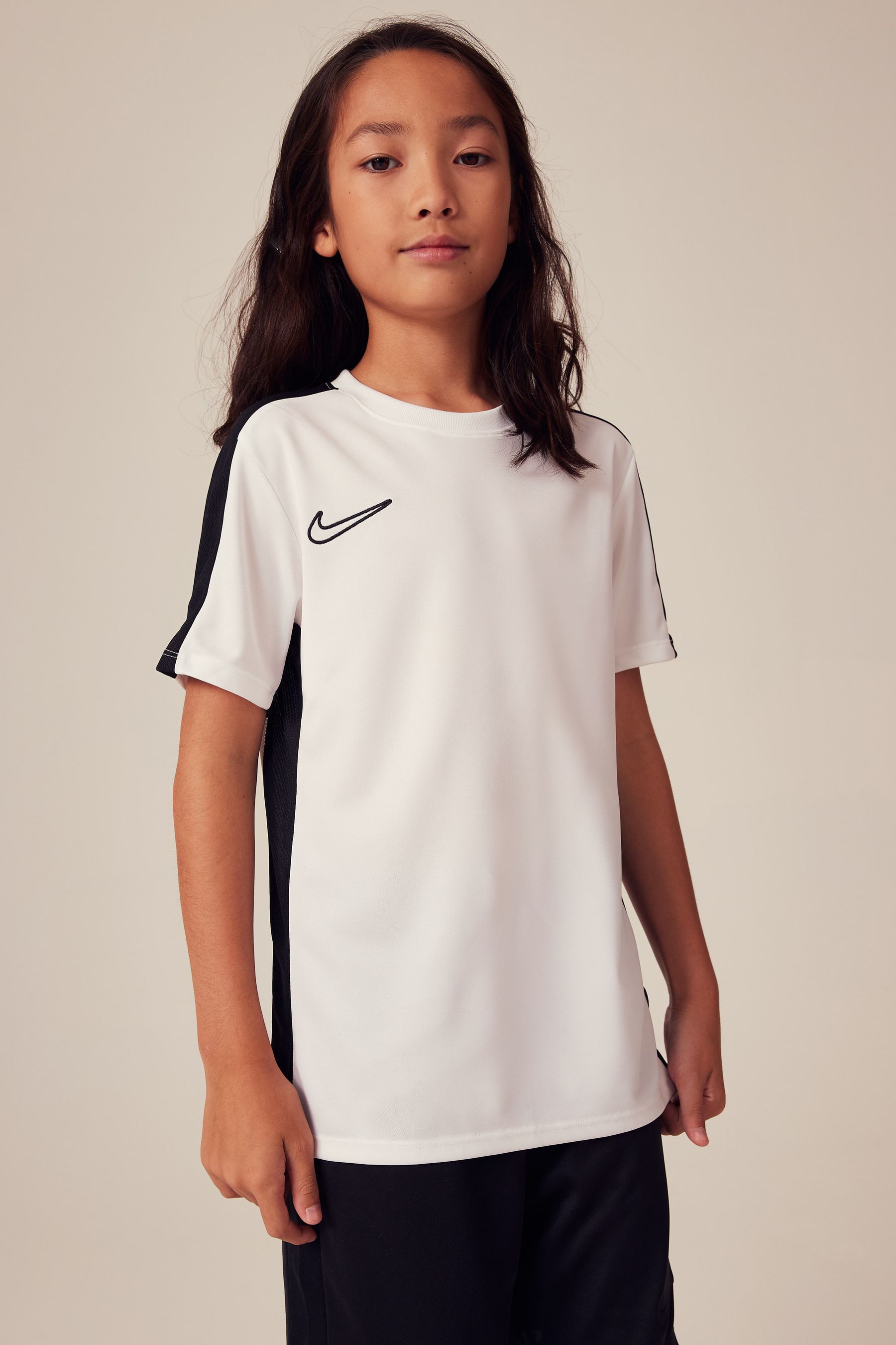 

Тренировочная футболка Dri-FIT Academy Nike, белый