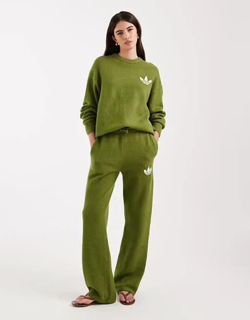 Оливково-зеленые вязаные широкие спортивные брюки adidas Originals