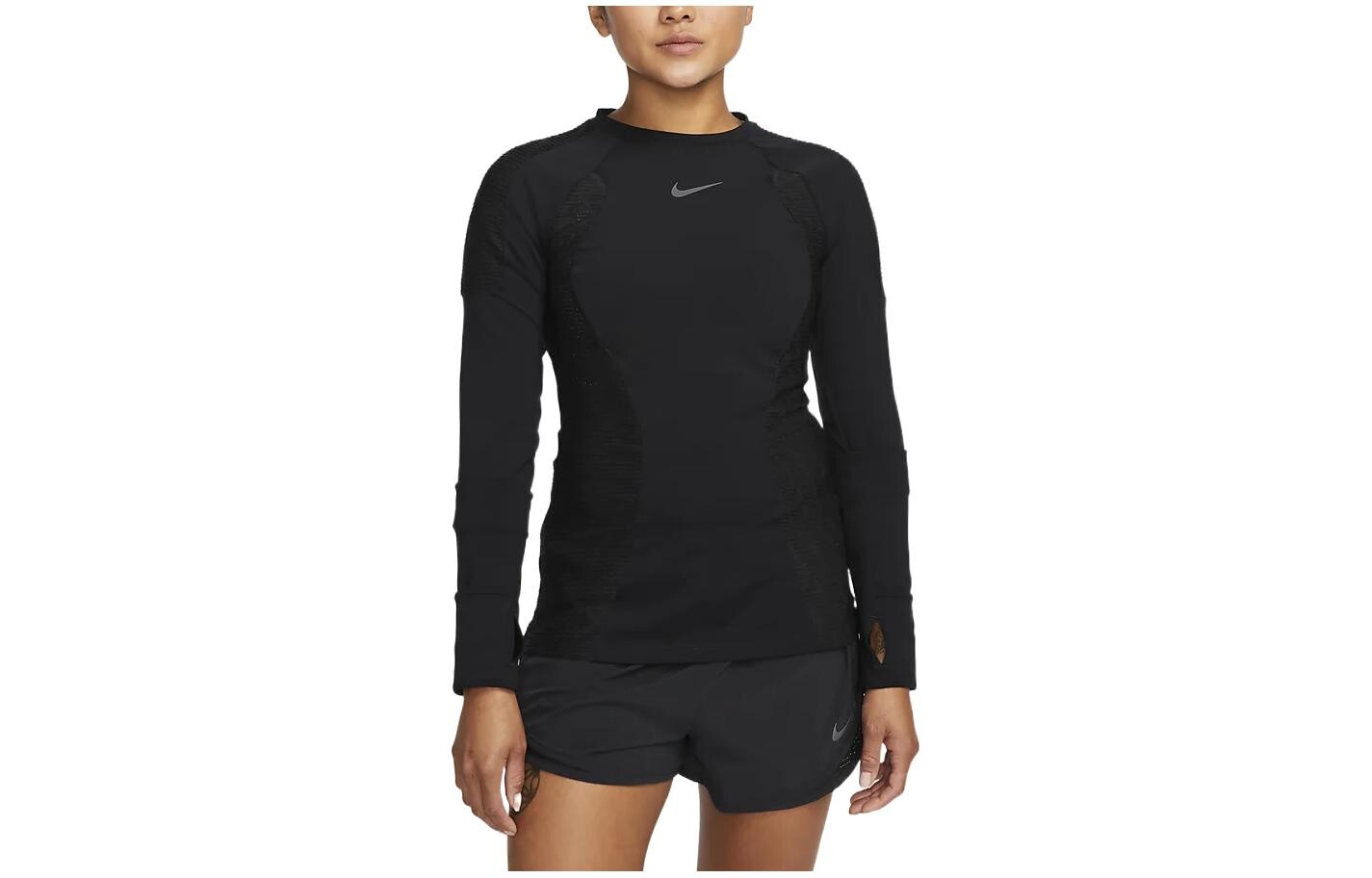 

Женская футболка Nike, цвет Black