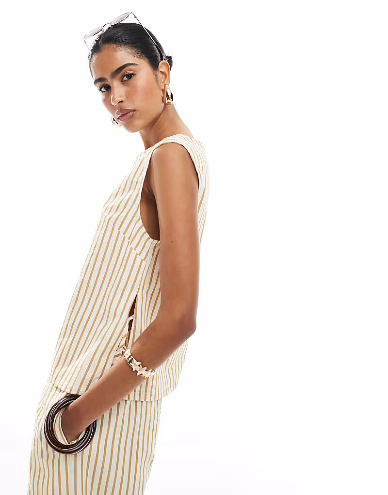 

Топ из сирсакера с завязками по бокам в коричневую полоску Asos Design