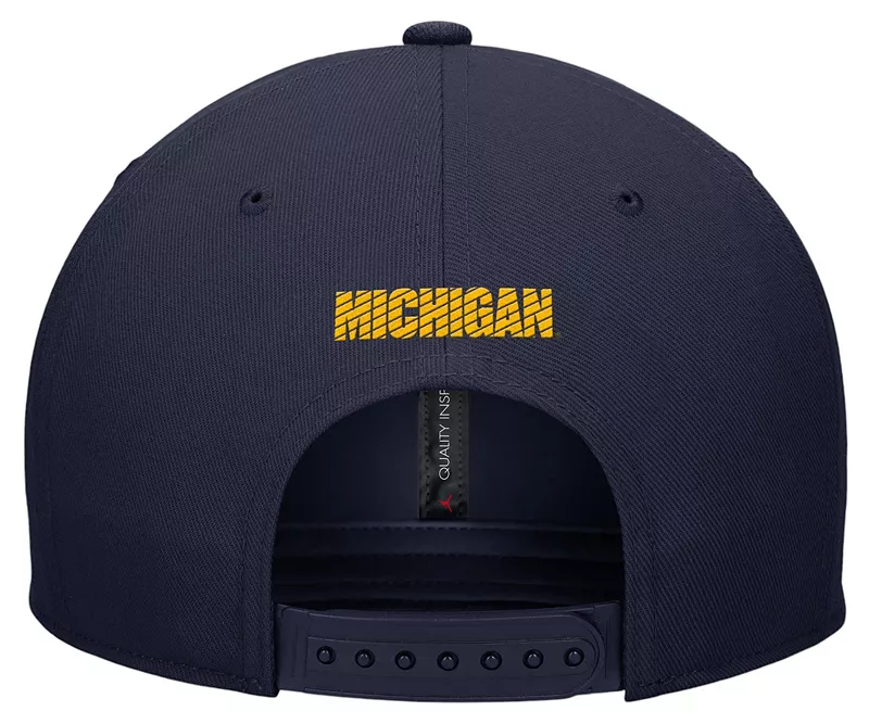 

Мужская регулируемая шляпа с плоскими полями Jordan Michigan Wolverines Blue Pro