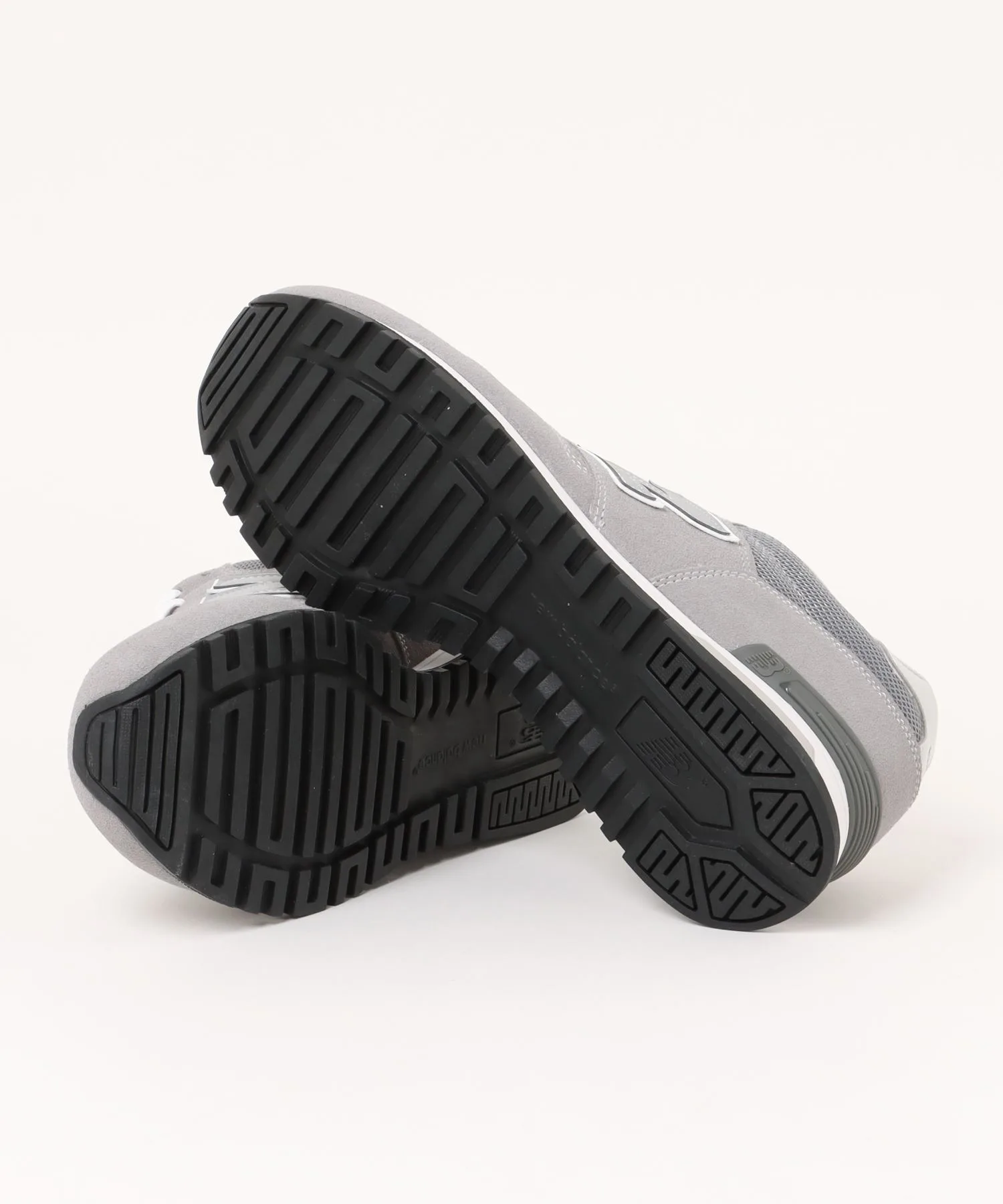 Мужские кроссовки из натуральной кожи New Balance ML565EG1 серые — фото 3