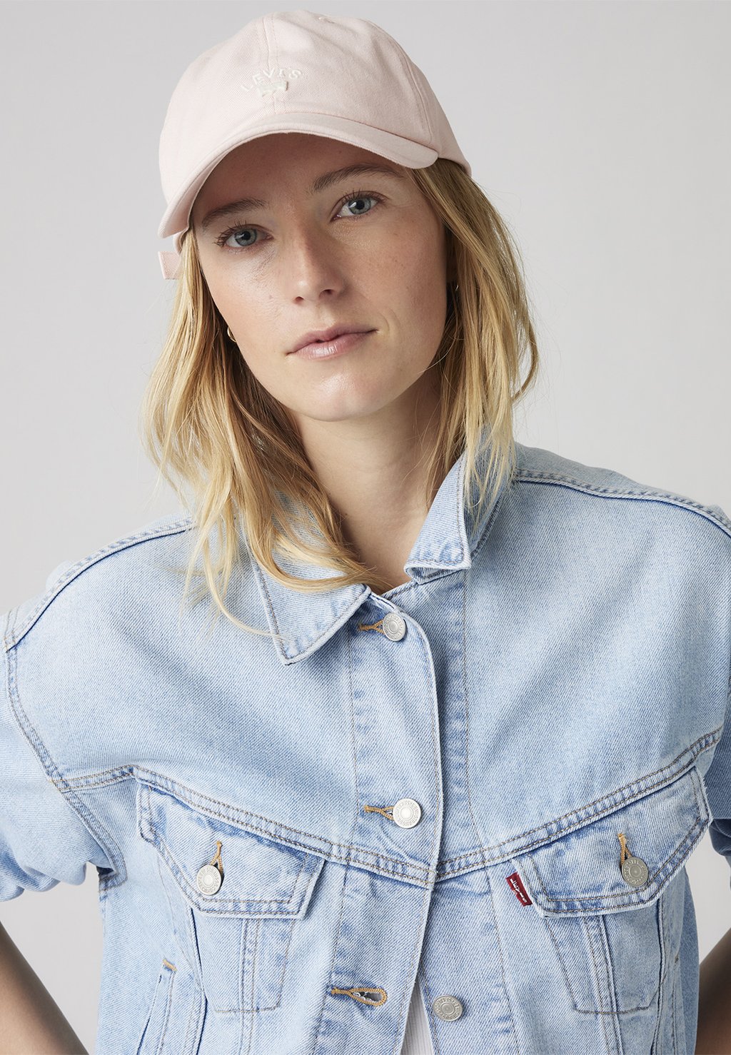 

Бейсболка LAZY GIRL LOGO Levi's, светло-розовый