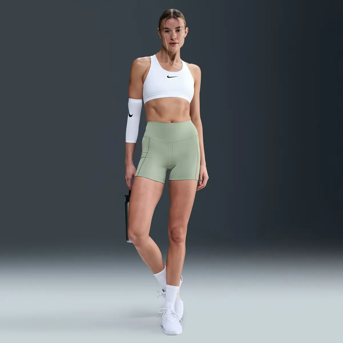 

Короткие женские леггинсы Nike DF One 5'', зеленый