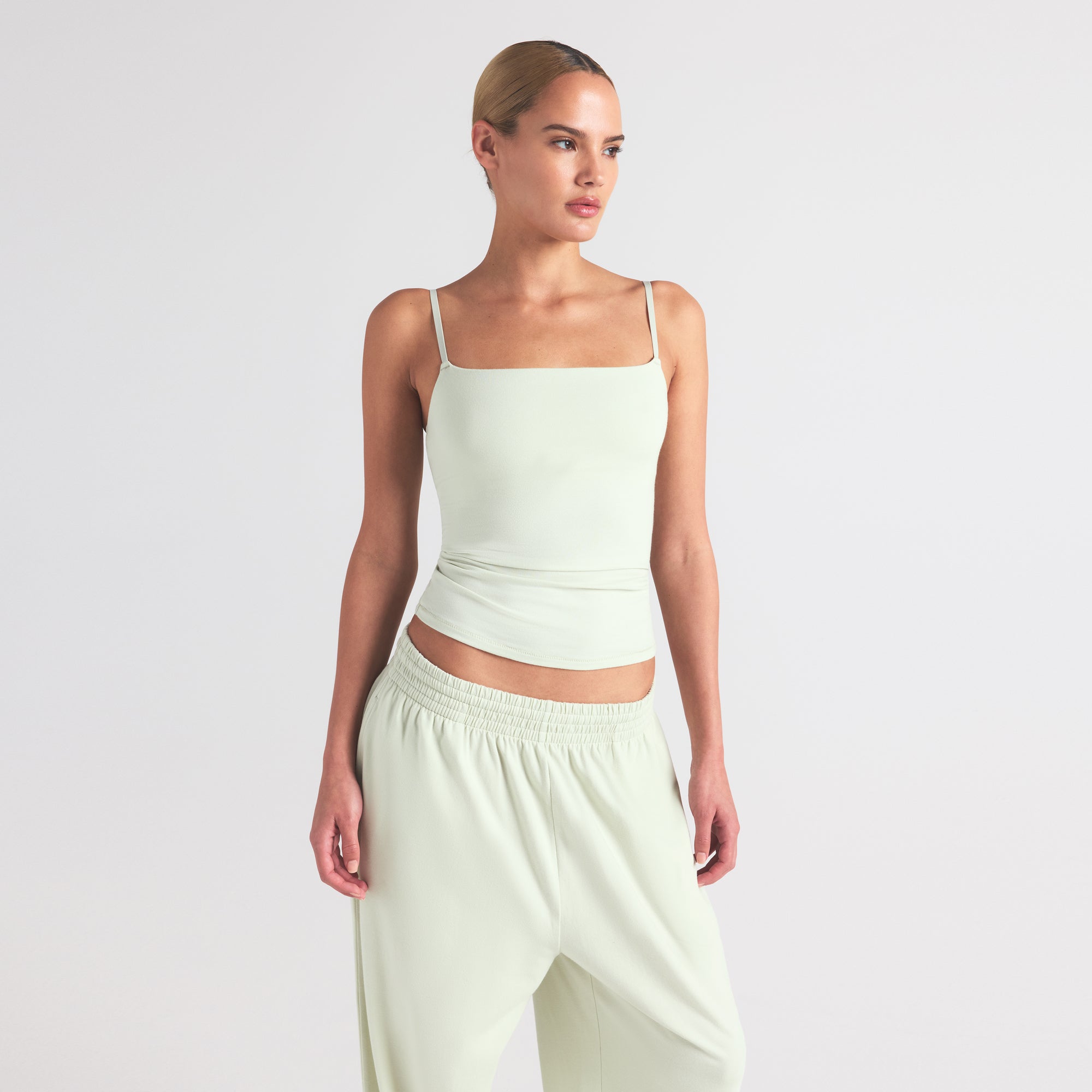 

Топ ками SKIMS COTTON JERSEY, цвет spearmint