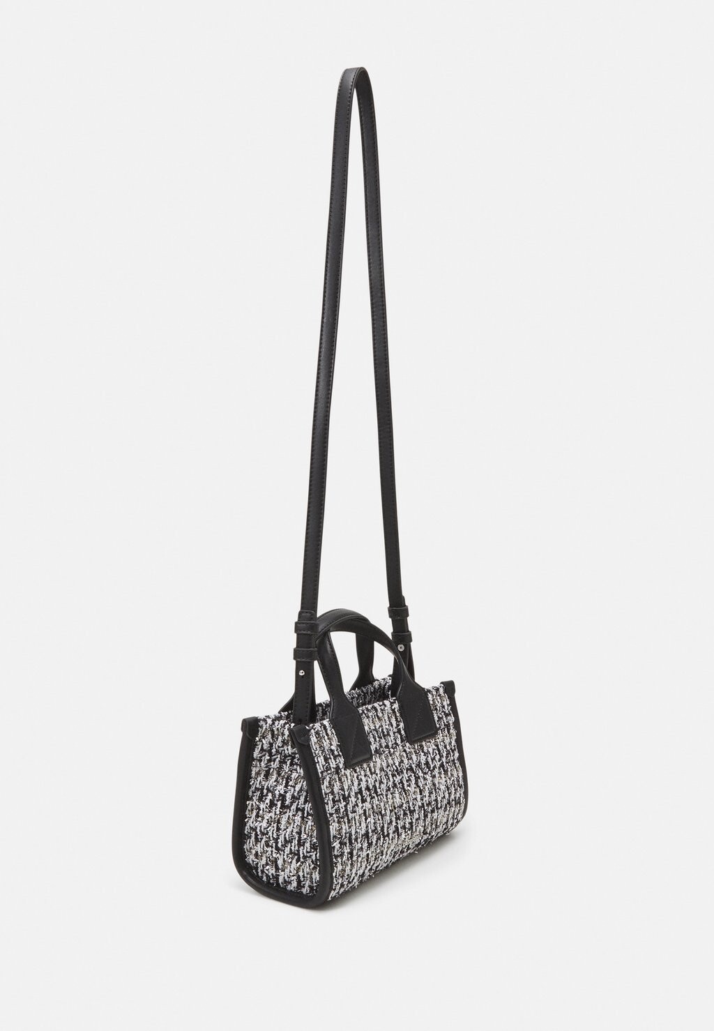 

Сумочка SKUARE TOTE KARL LAGERFELD, черный