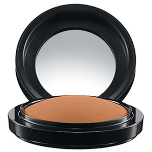 

Компактная пудра с подогретыми минералами mineralize skinfinish natural Mac, цвет dark, вес 10 гр.