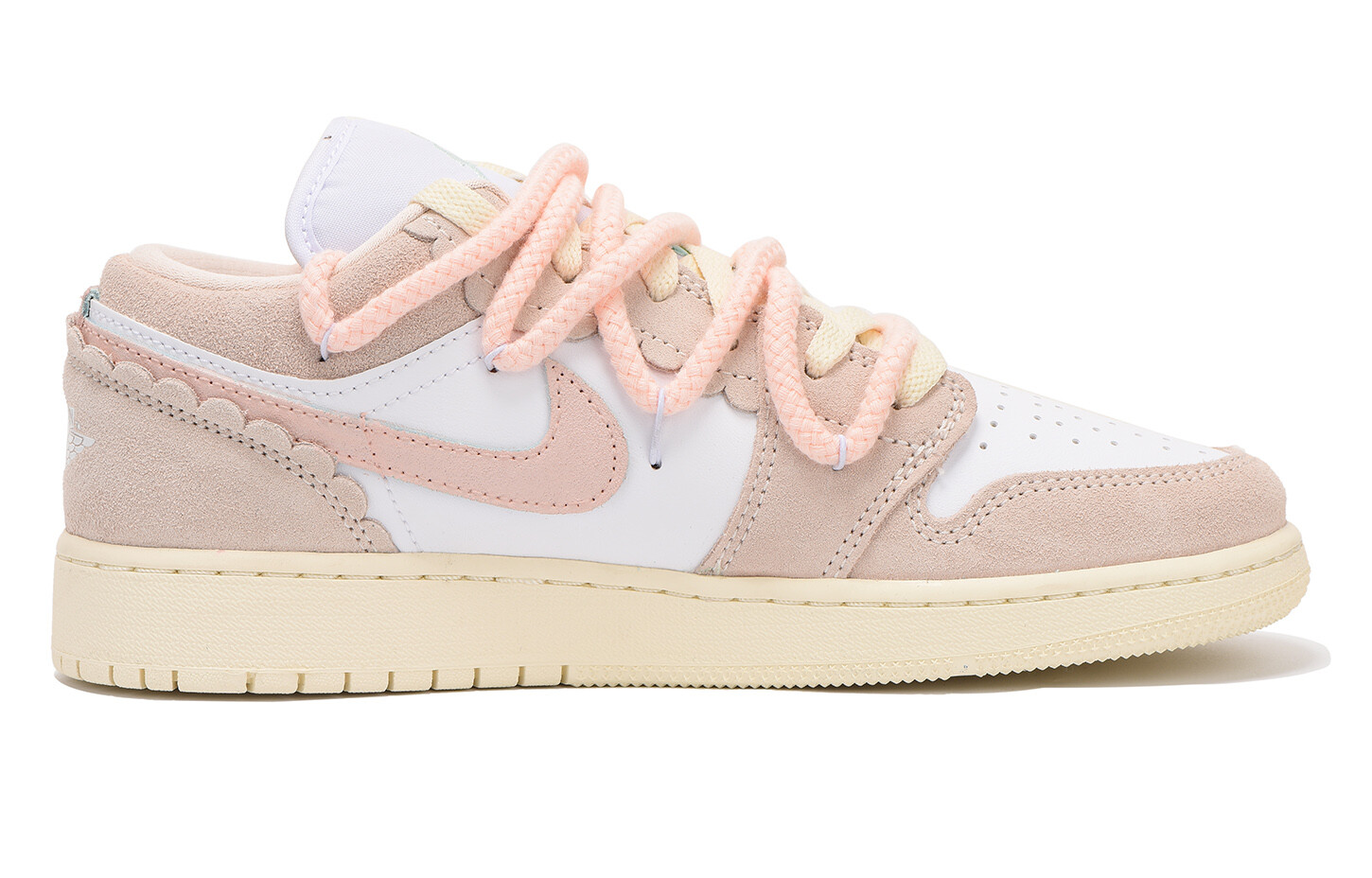 Кроссовки Air Jordan 1 Vintage Basketball Shoes Women's Low-Top White — фото 2