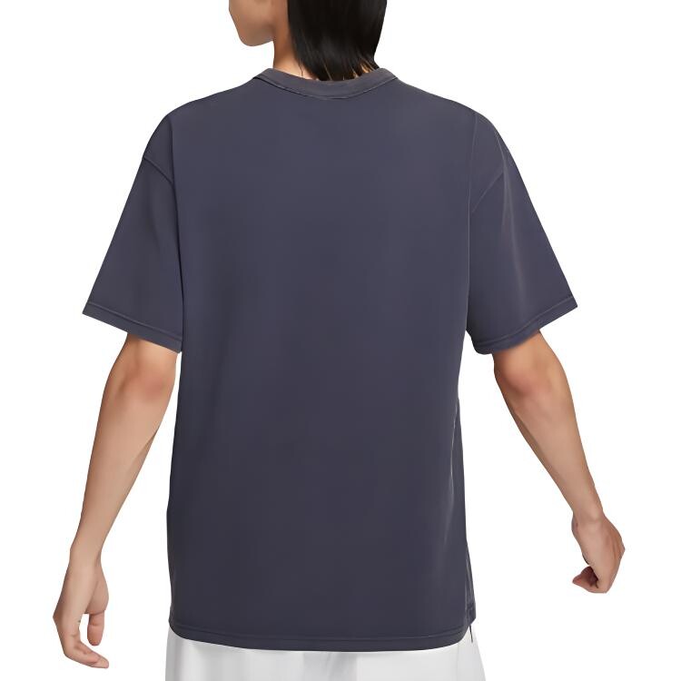 Футболка серии Sportswear Essentials для мужчин, цвет темно-синий Nike, темно-синий — фото 2