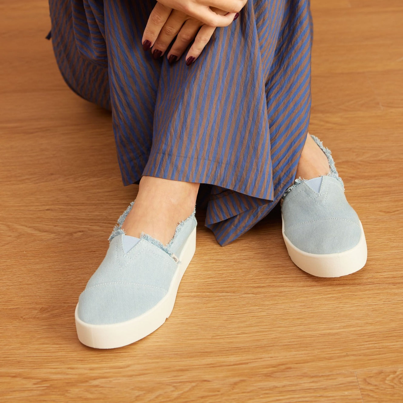 Кроссовки Verona из пастельно-голубого денима Slip-On TOMS Shoes — фото 2