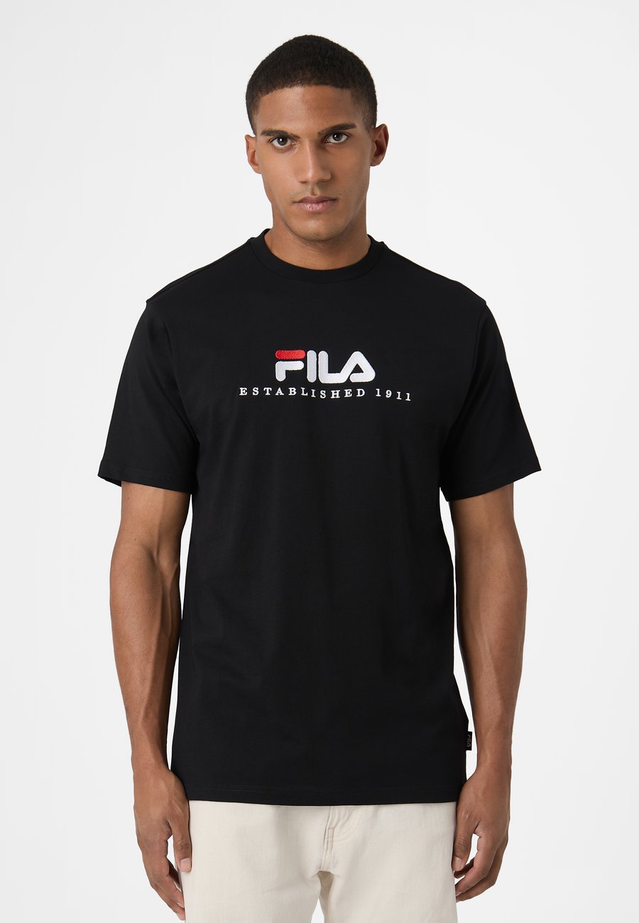 

Футболка Fila APPAREL VALSERA REGULAR LOGO, Black, Черный, Футболка Fila APPAREL VALSERA REGULAR LOGO, Black