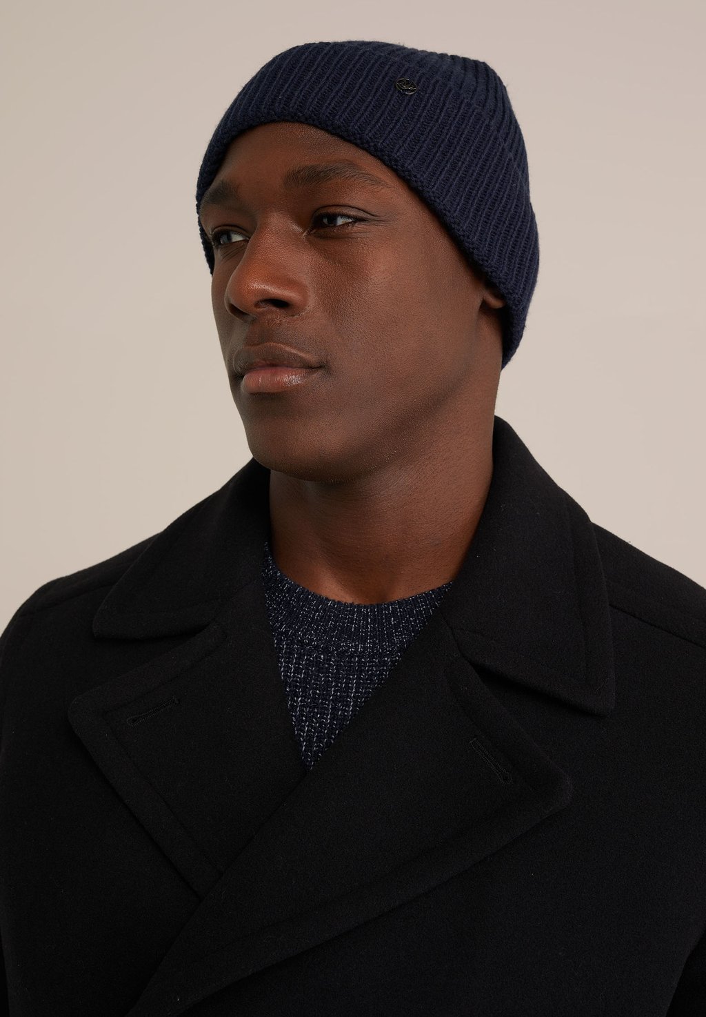 

Шапка WE Fashion, темно-синий