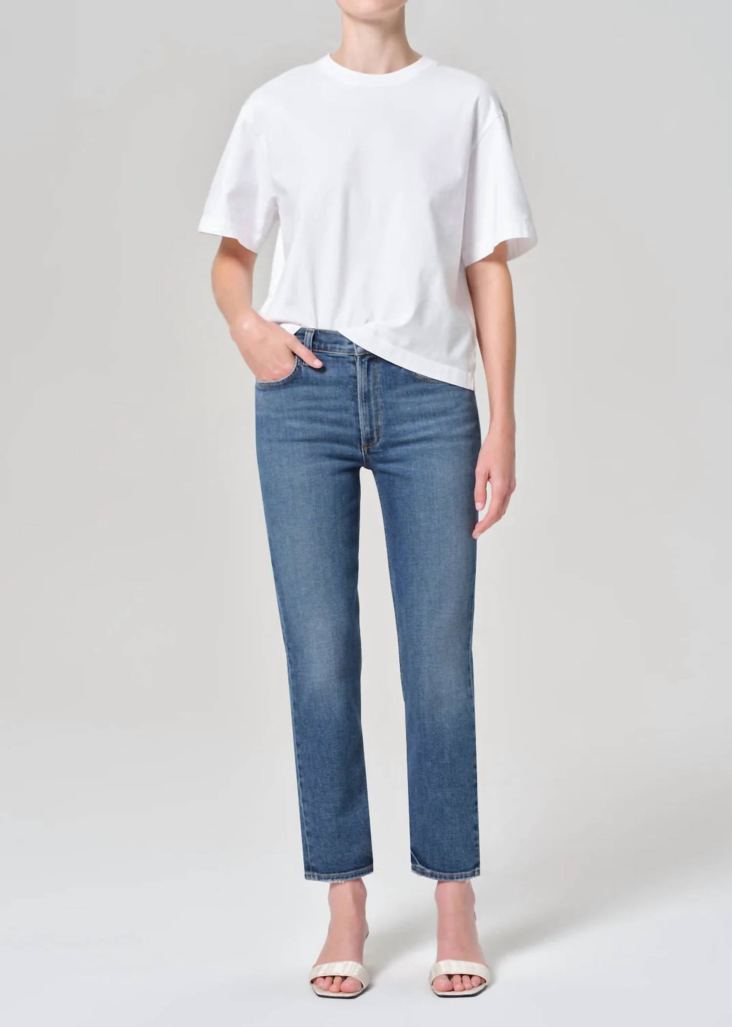 

Джинсы Kye средней посадки Straight Crop в цвете Dark Indigo AGOLDE