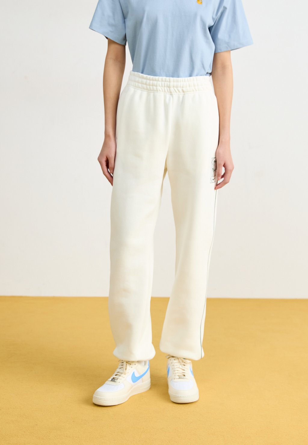 

Спортивные брюки PANT Nike Sportswear, молочный