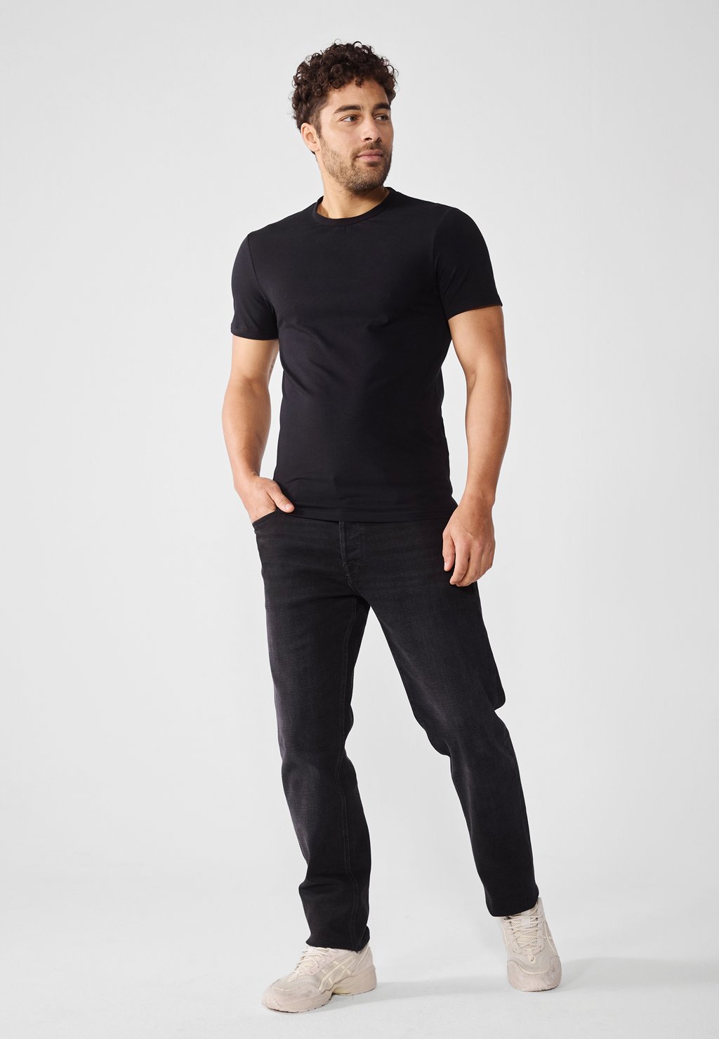 

Базовая футболка 2 PACK Pier One by Zalando, черный