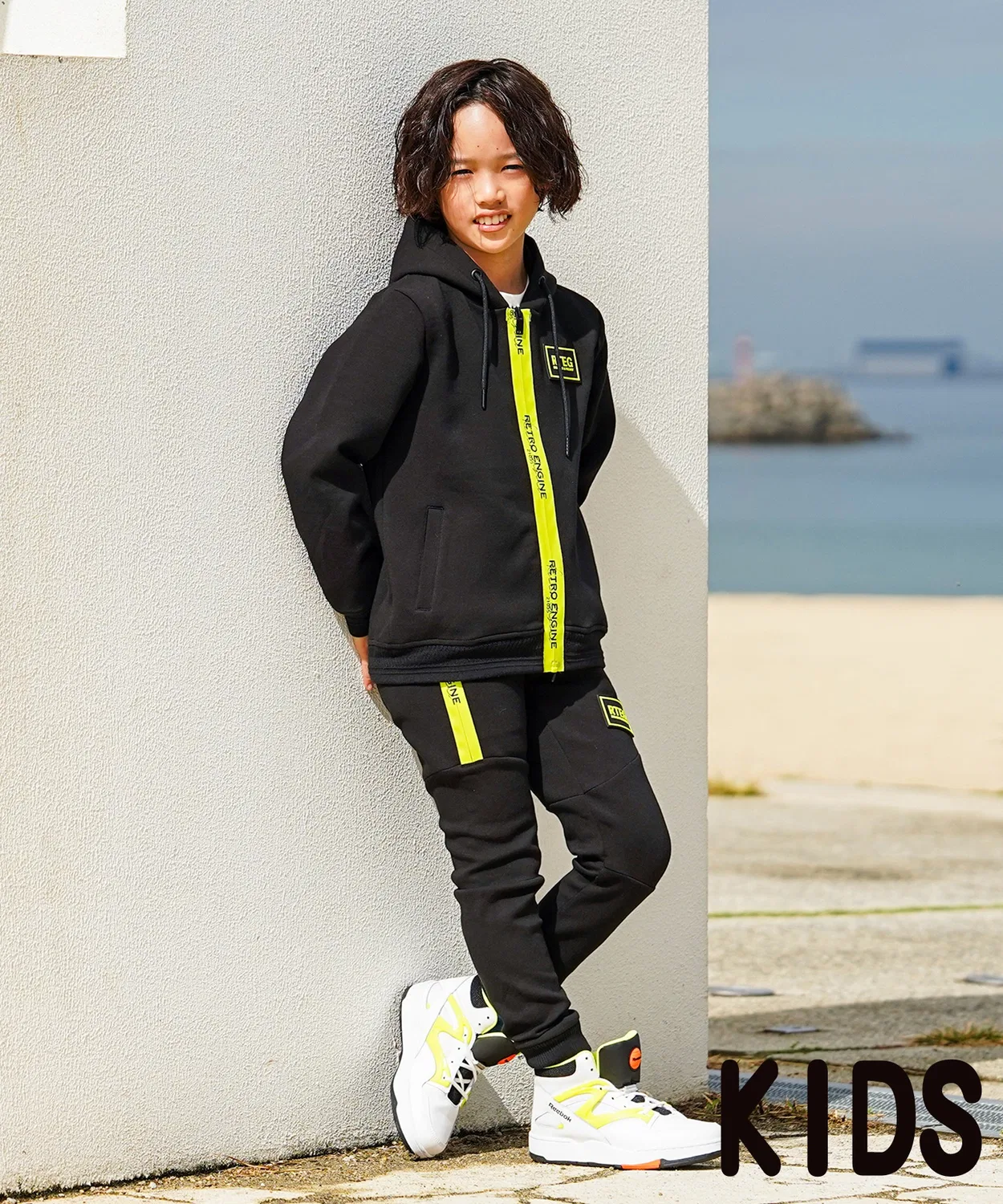 Худи детское RTEG Neon&E ZIP HOODIE, флуоресцентный акцент, черное — фото 2