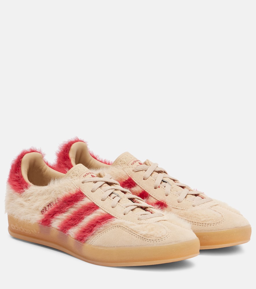 Газель Кроссовки с отделкой из замши Indoor Adidas, Magic Beige/Team Victory Red
