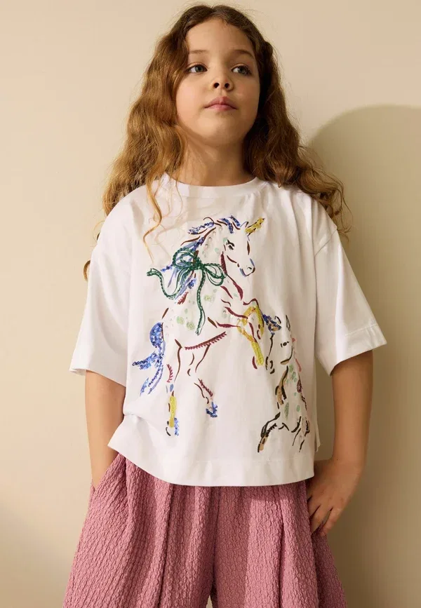 Футболка Next, Regular fit sequin graphic oversized boxy t-shirt, белый единорог — фото 3