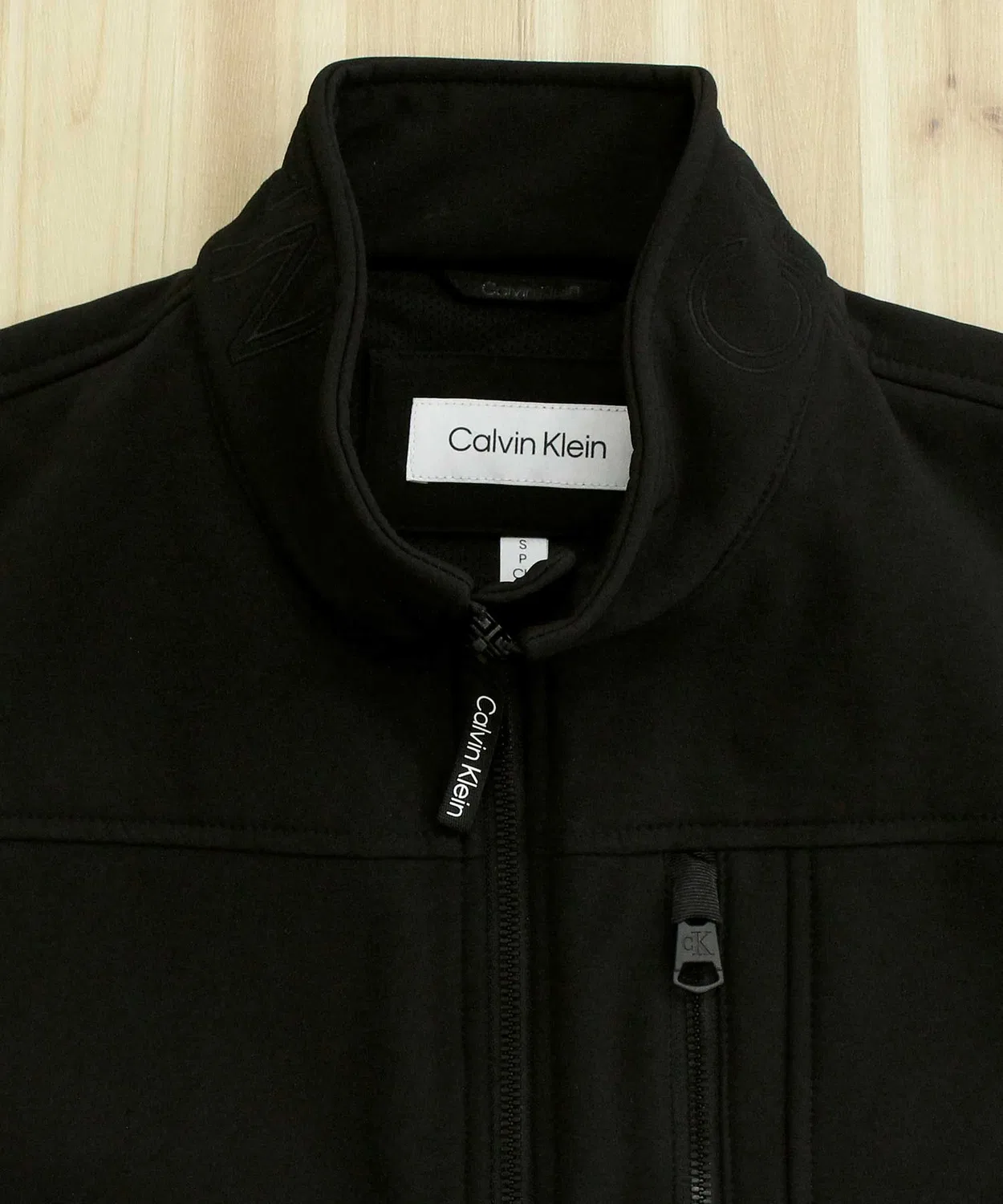 Куртка флисовая Calvin Klein, мягкая, утепленная, черная — фото 4