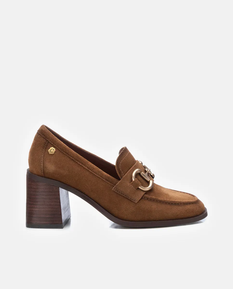 

Женские кожаные мокасины на каблуке 7 см Carmela, цвет Camel