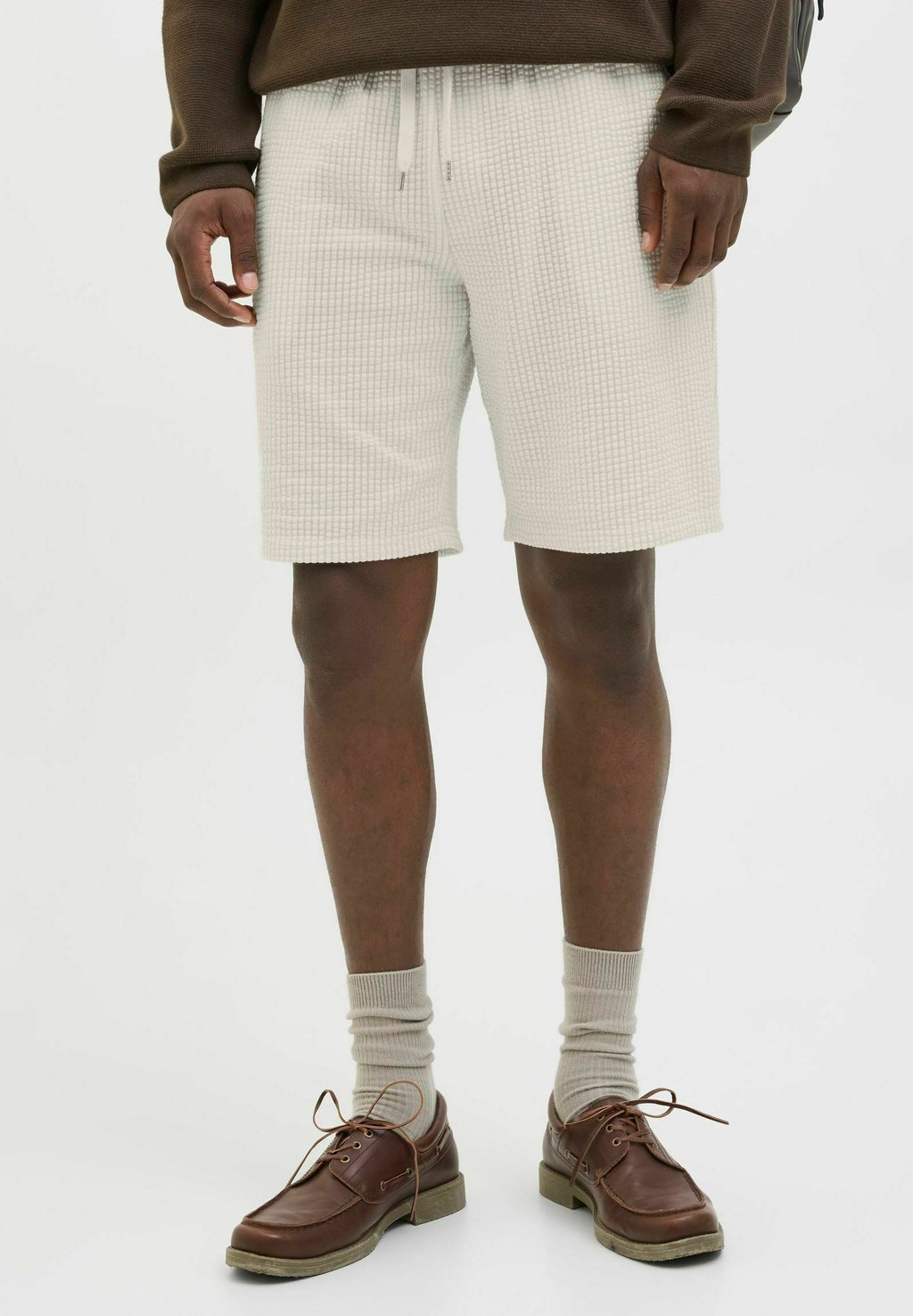 

Шорты JPSTJAIDEN MAY JOGGER - Tracksuit bottoms Jack & Jones, кремовый