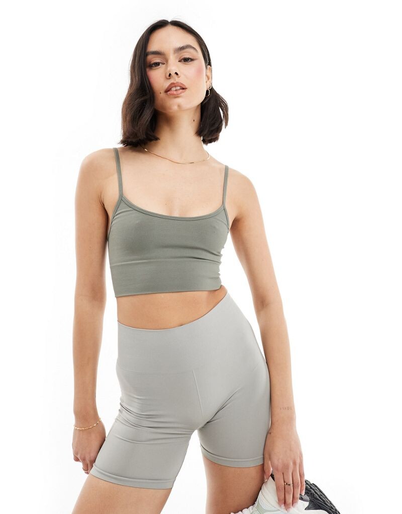 

Бесшовный топ без косточек цвета хаки Miss Selfridge