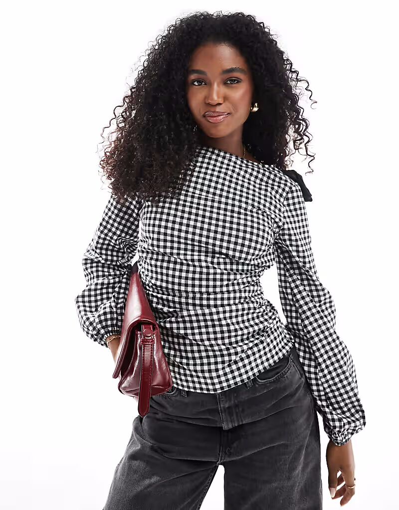 

Топ в клетку ASOS DESIGN с бантом на плече черного цвета