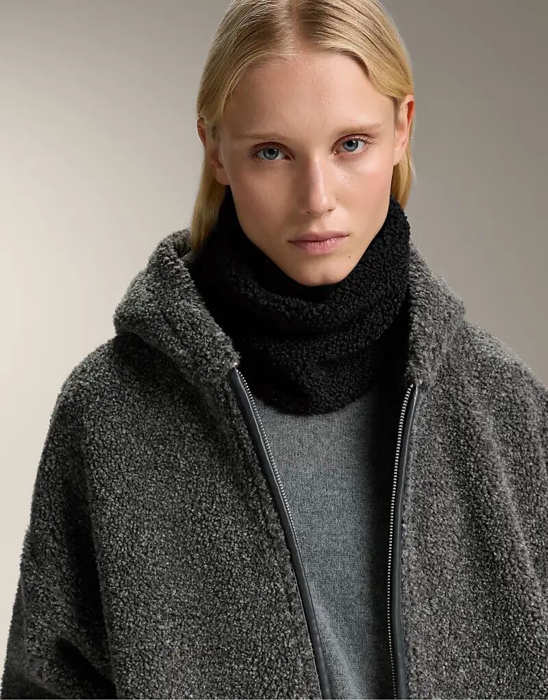 

Снуд OYSHO из искусственной овчины черного цвета