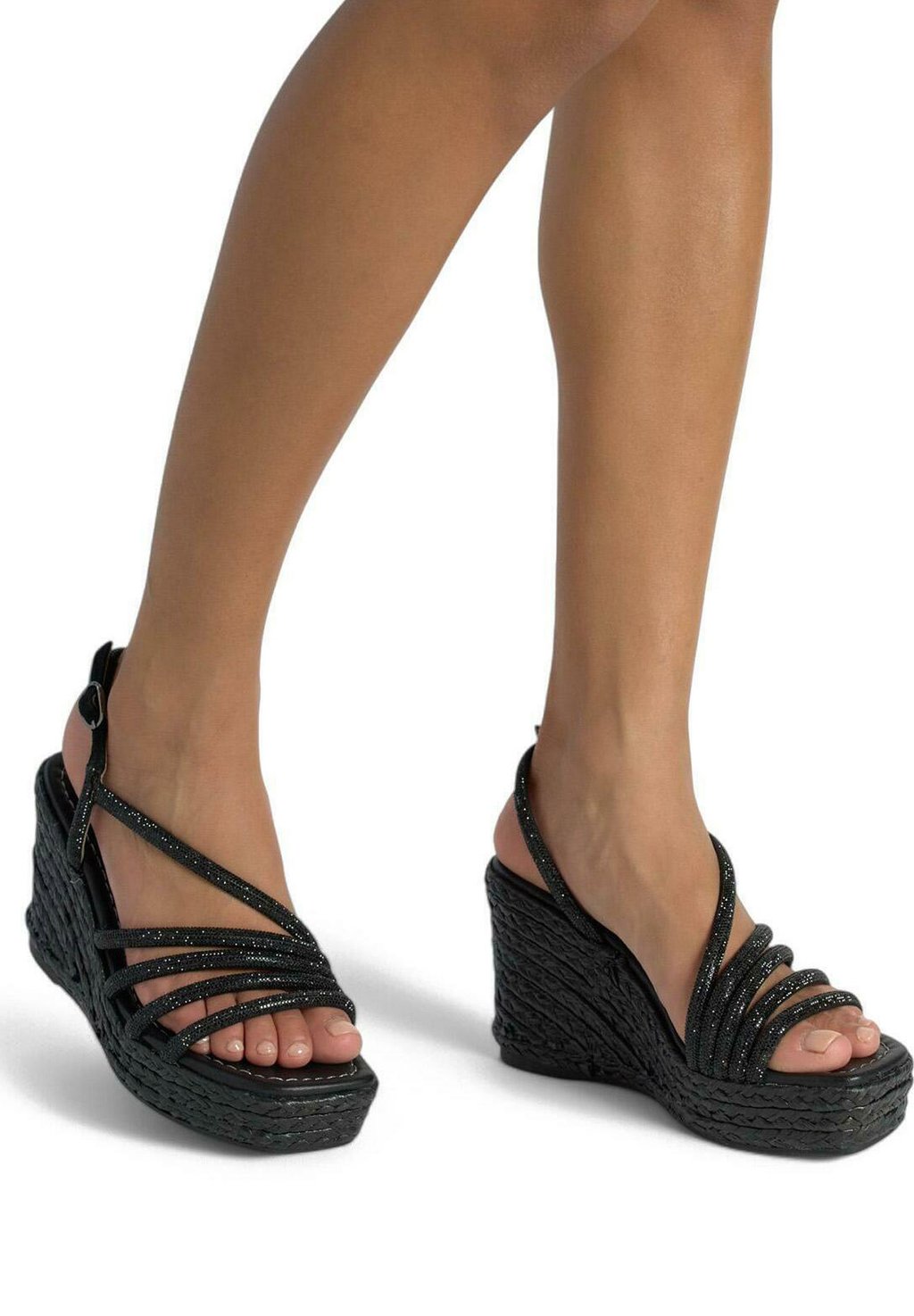 Босоножки на танкетке Platform sandals Alma en Pena, черный