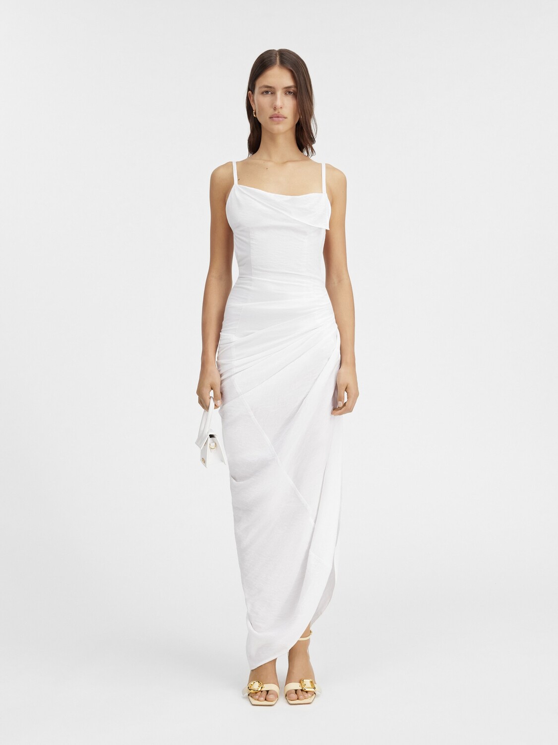 

Длинное асимметричное драпированное платье JACQUEMUS The Saudade long dress, белый
