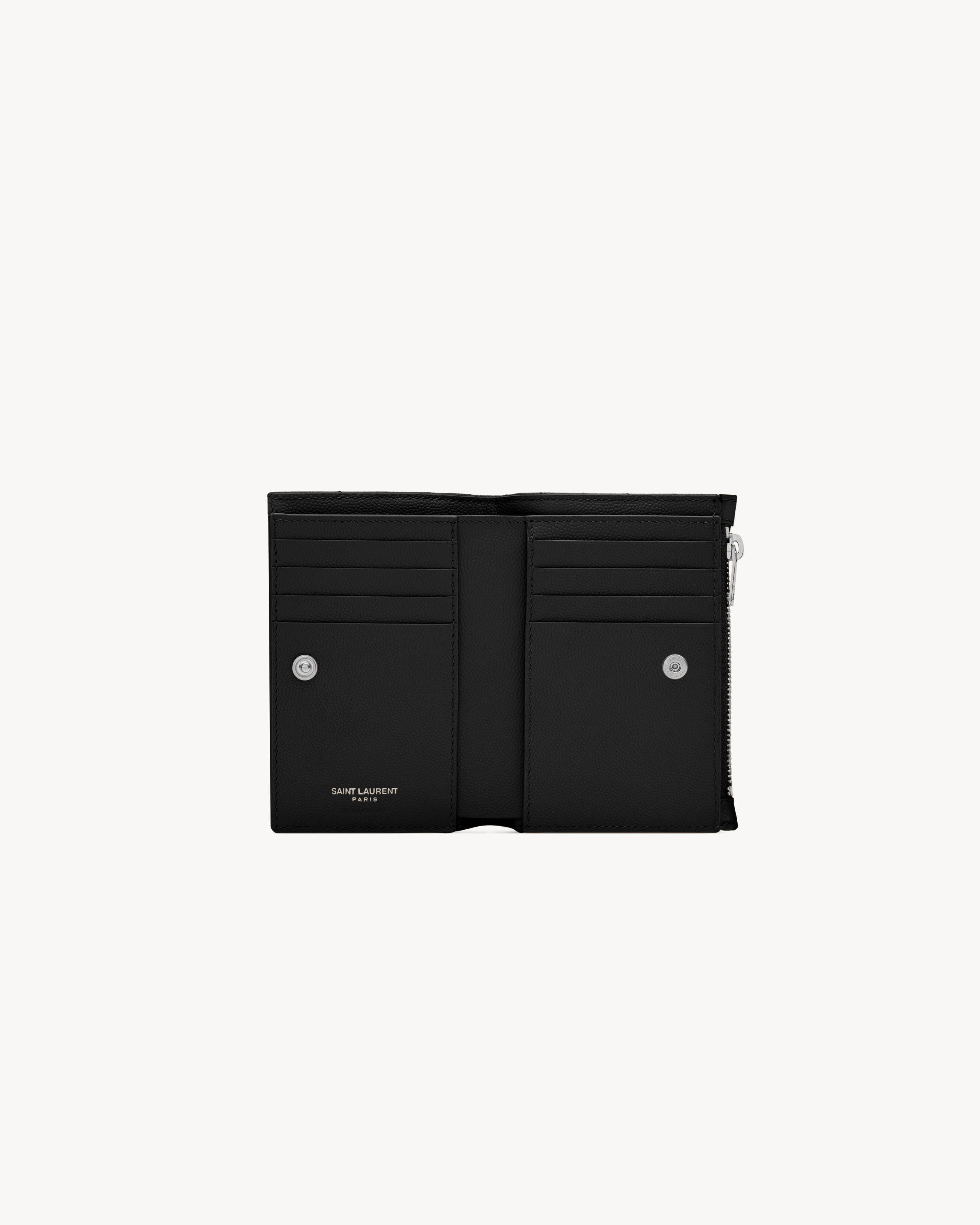 Сложенный кошелек CASSANDRE MATELASSE Fragments из кожи grain de poudre Saint Laurent, черный — фото 4
