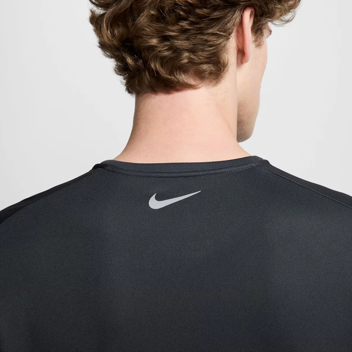 Мужская футболка DF UV Miler Flash Nike, темно-серый — фото 3