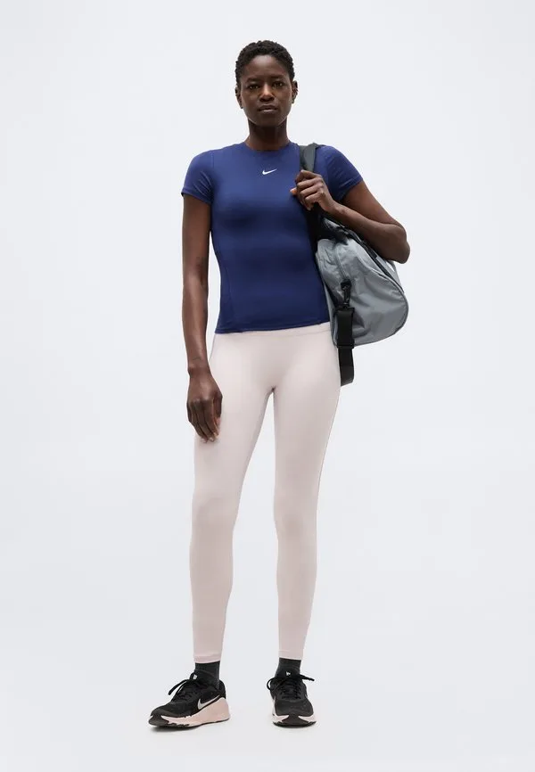 Одна облегающая спортивная футболка Nike Performance, Midnight Navy/White — фото 2