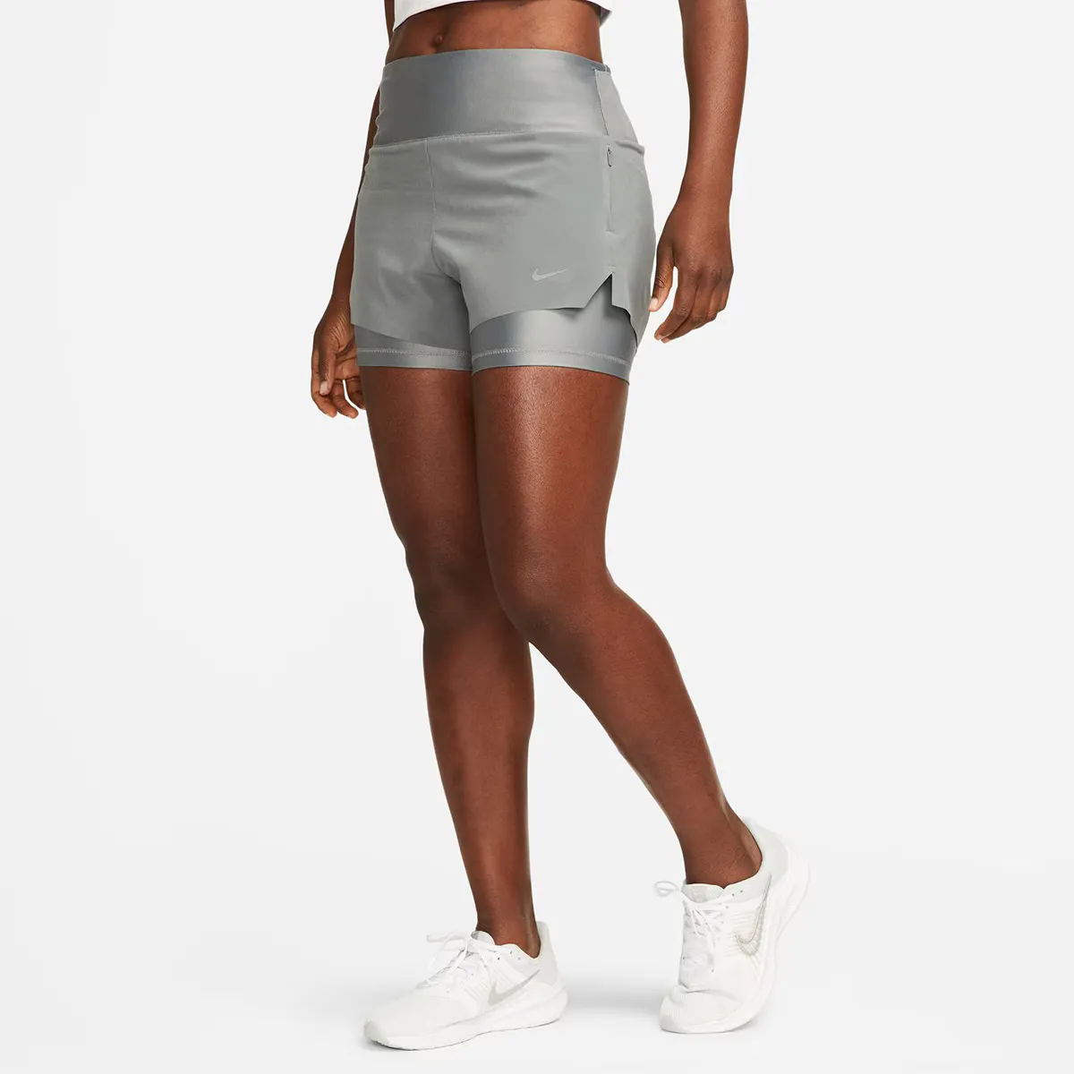 

Женские шорты Nike Dri-FIT Swift, серый