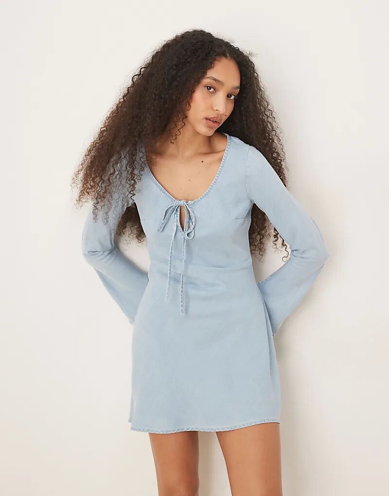 

Мини-платье из мягкого денима ASOS DESIGN с бантом спереди светло-голубого цвета