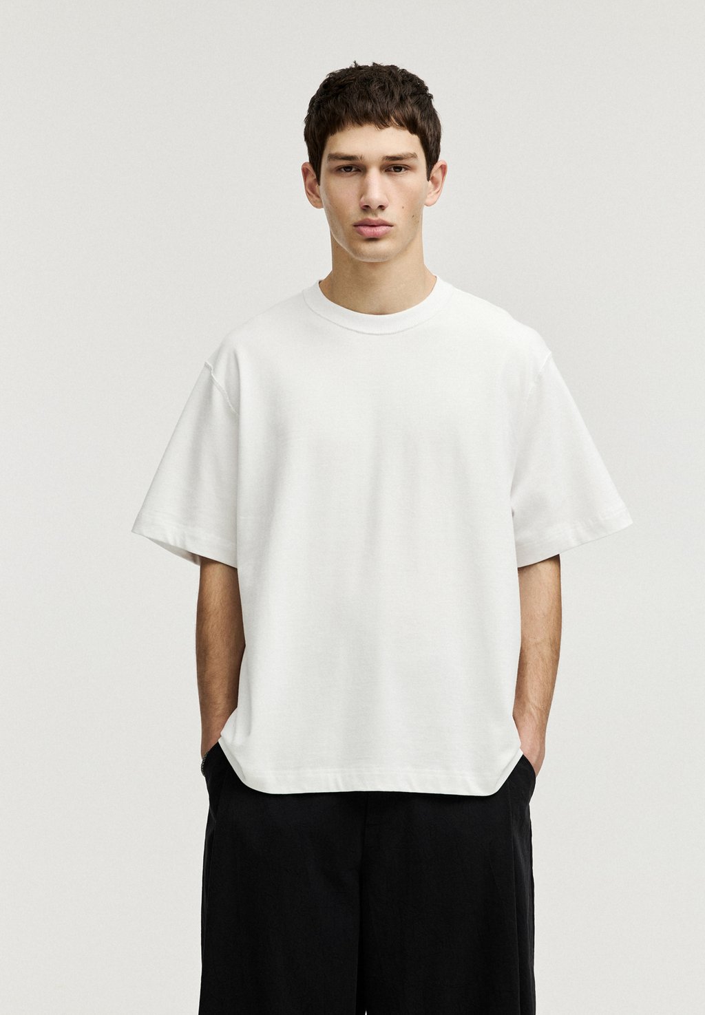 

Базовая футболка BOXY FIT PULL&BEAR, белый
