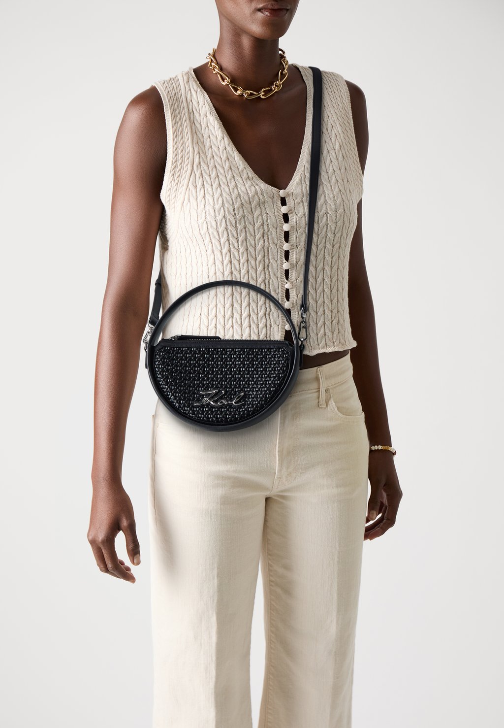 

Сумка SIGNATURE ROUND BAG KARL LAGERFELD, черный