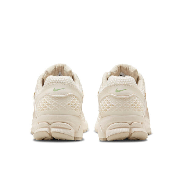 Кроссовки (WMNS) Nike Air Zoom Vomero 5 'Sail Light Orewood Brown', цвет sail/light orewood brown — фото 4
