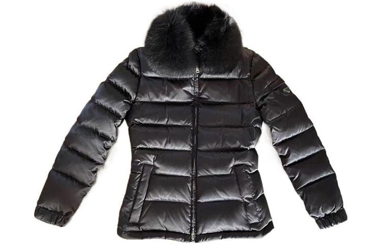 

Пуховик женский черный Prada