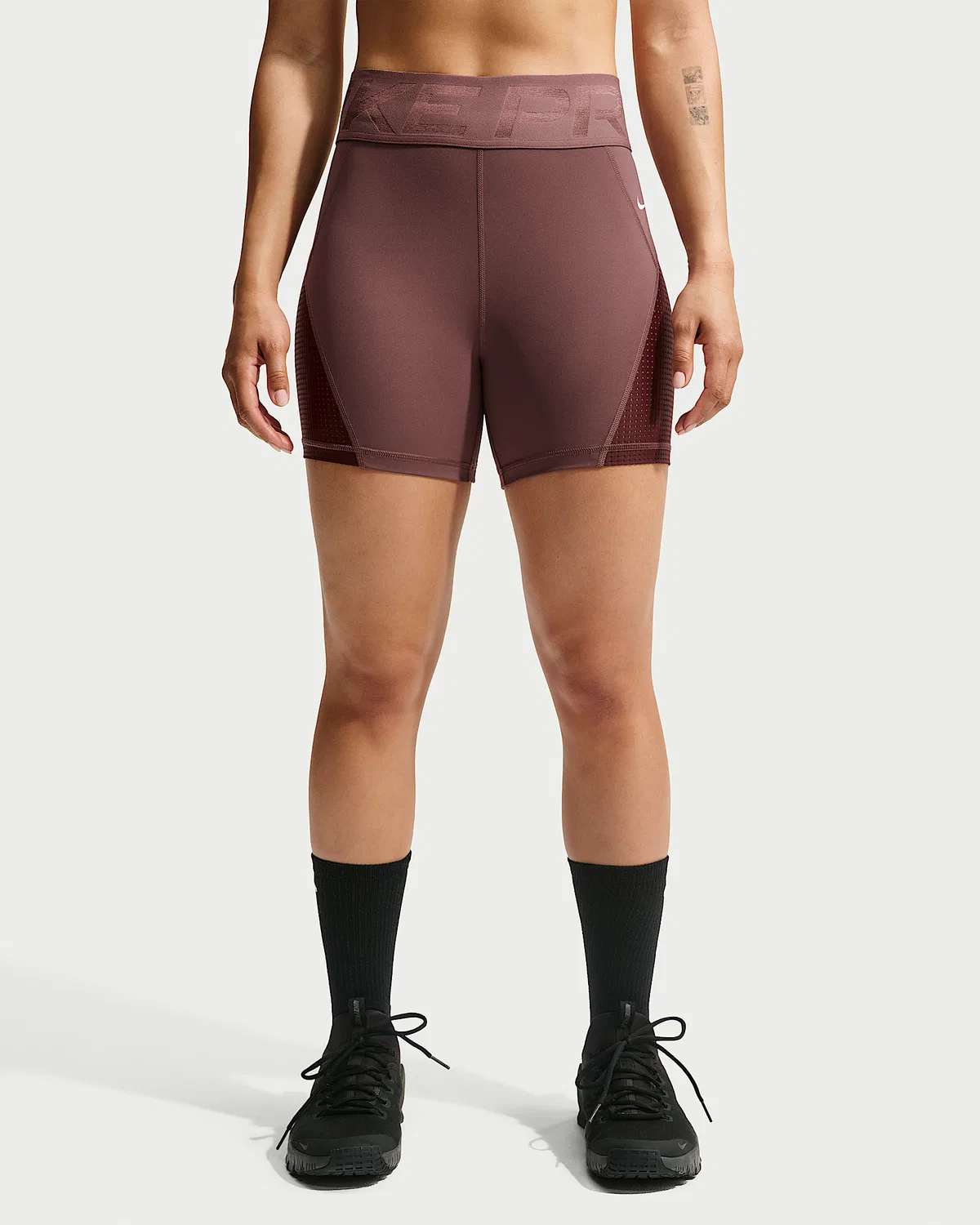 Женские шорты-велосипедки Nike Pro Sculpt Dri-FIT с высокой посадкой, 5", Tattoo/Burgundy Crush/White — фото 2