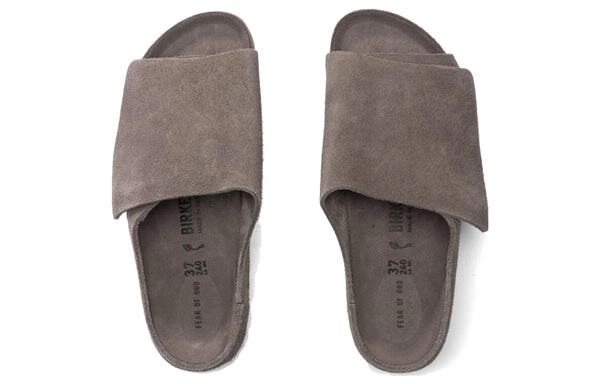 Тапочки x fear of god los feliz suede leather narrow fit sandals 'ash' Birkenstock, серый — фото 4