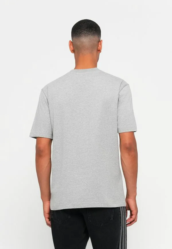 Базовая футболка с небольшим логотипом essentials. Adidas Sportswear, Medium Grey Heather/Black — фото 3
