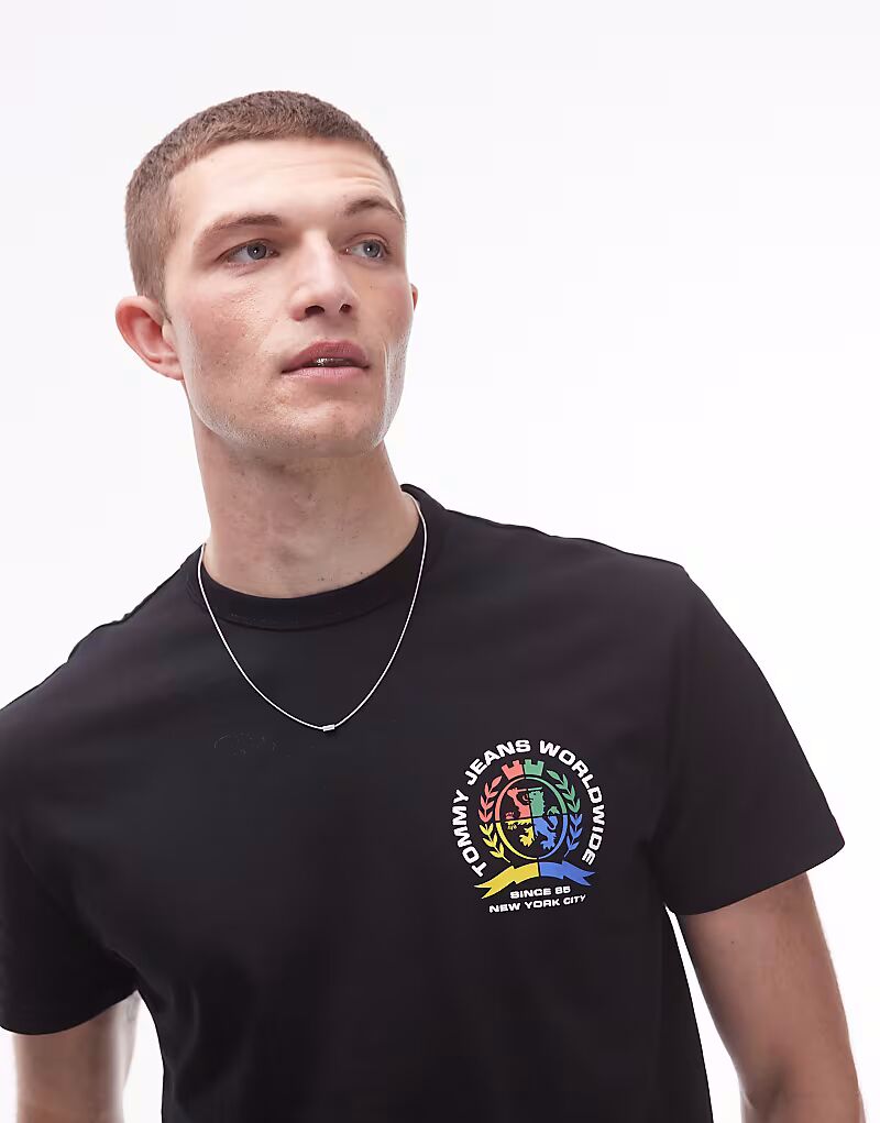 

Футболка Tommy Jeans с красочным логотипом и графическим принтом на спине черного цвета