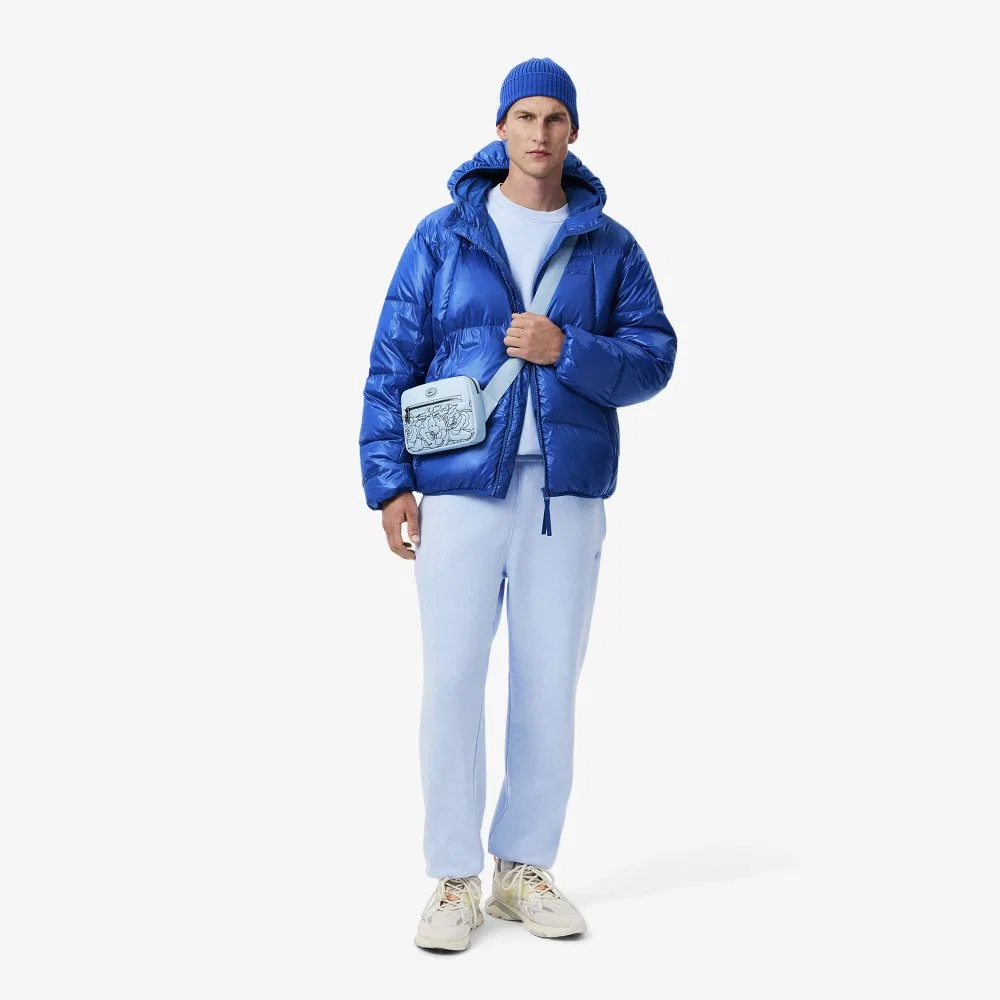 Мужской блестящий пуховик синего цвета от Lacoste — фото 4