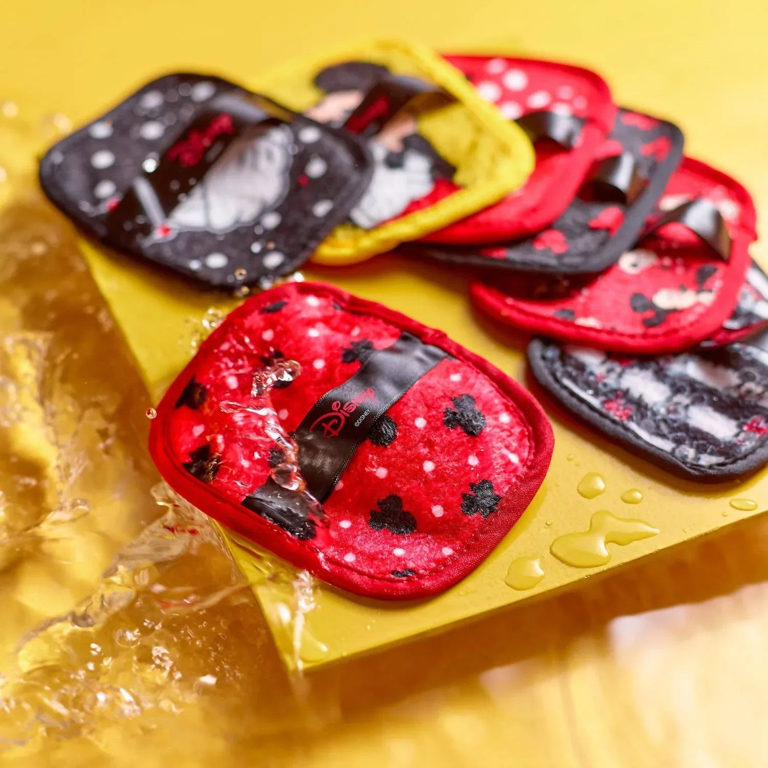 MakeUp Eraser Подарочный набор Disney Микки и Минни на 7 дней в разноцветном исполнении — фото 3