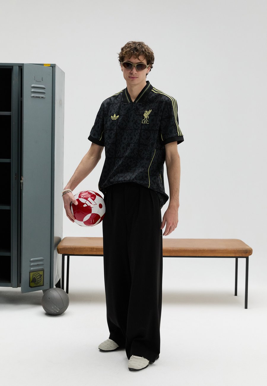 Футболка Adidas Performance LIVERPOOL FC LFSTLR JERSEY, Carbon/Halo Gold/Anthracite — фото 2