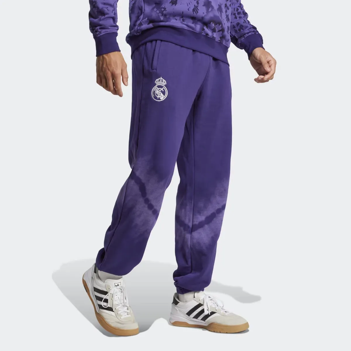 

Реал Мадрид CNY Мужские брюки Adidas, пурпурный