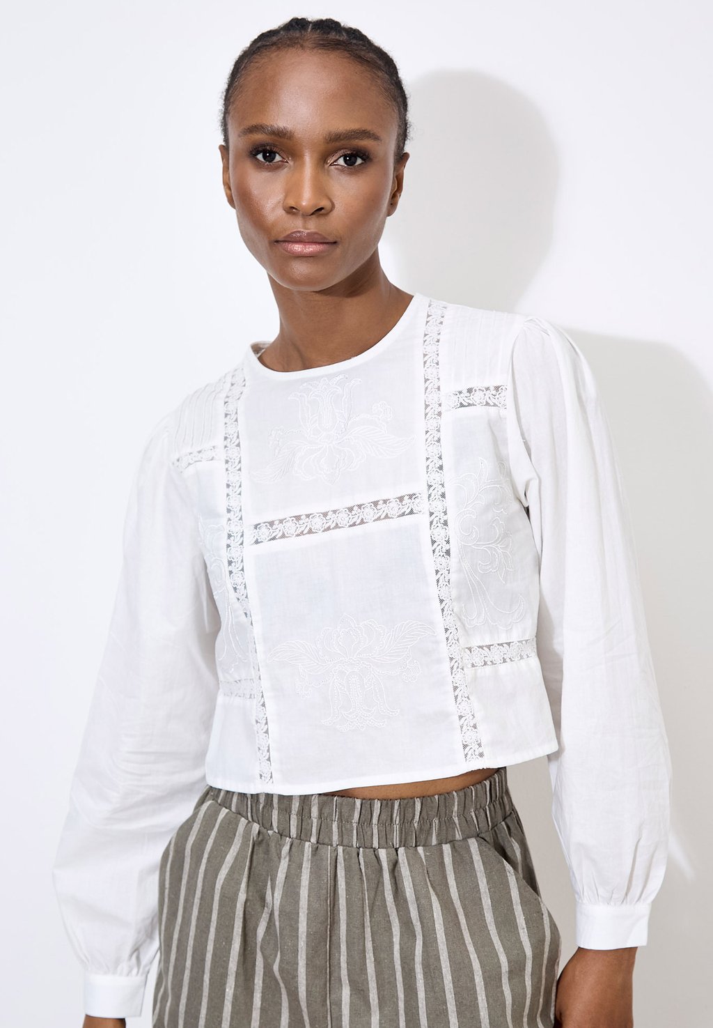 

Блуза EMBROIDERED Apricot, белый