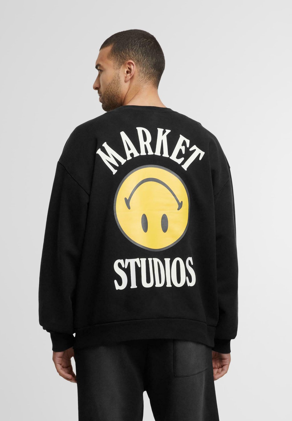 

Толстовка SMILEY LOCKUP CREWNECK Market, черный